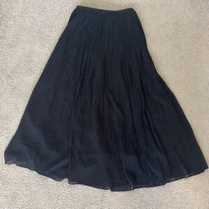 Uniqlo Pleated Chiffon Maxi Skirt in Black